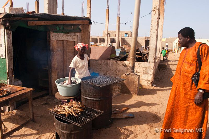 20090529_092622 D3 P1 P1.jpg - A highlight of our visit was a trip to the  fishing town of Yoff.  It is in the greater Dakar area